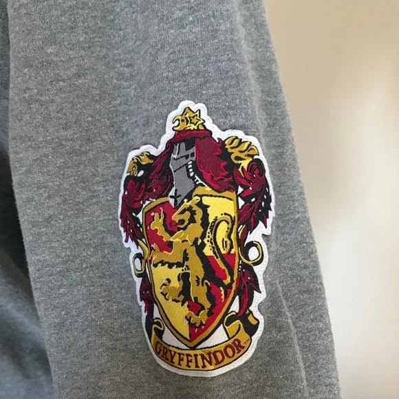 Wizarding World Gryffindor Gray Sweater L - Picture 4 of 8